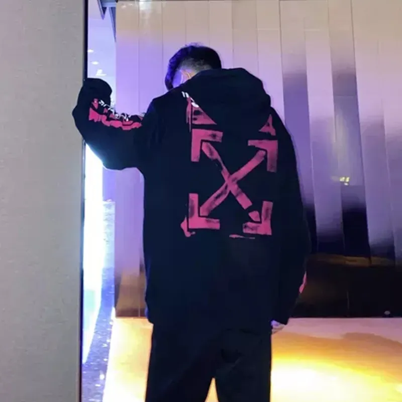 ♻️💯Upper body reference model picture❤️Top tested version OFF-WHITE (OW) 99 pink oil graffiti for men and women, pure cotton same style loose pullover hooded sweatshirt jacket zipper, professional handmade dot printing, delicate and full, strong color layering, breathable printing and not sticky! The gradient of the layers is clear, the texture and texture are visible, the fabric and printing are completely combined, and the frosted feel is delicate. The fabric is made of 460g fish scale terry cotton fabric, which has a full drape. Customized zipper pull with OFFWHITE metal engraving on it and a concave feel. This is a must-see for identification. The hat rope pendant clock has metal engravings. This is a detail that is easily overlooked.  Like Monet's oil paintings, it has always occupied the top sales list on major domestic and foreign platforms, and offline stores can also be said to be often out of stock.  Couple matching, personalized and trendy! Elegant and classic style, versatile for daily use. Couple style 👫 Suitable for both men and women. Size chart Recommended 180-220 pounds P: 420